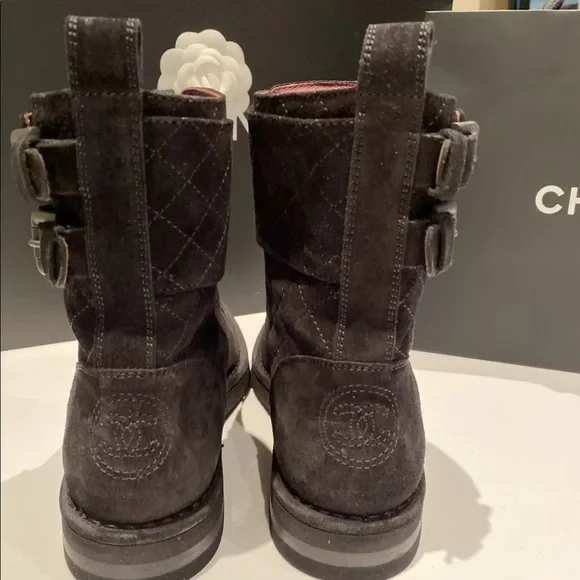 Chanel Paris 14B Blk suede moto quilt combat ankle boots black high top laces - Picture 7 of 12